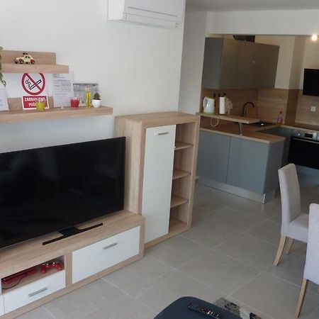 Apartment Jere With Private Parking Zadar Bagian luar foto
