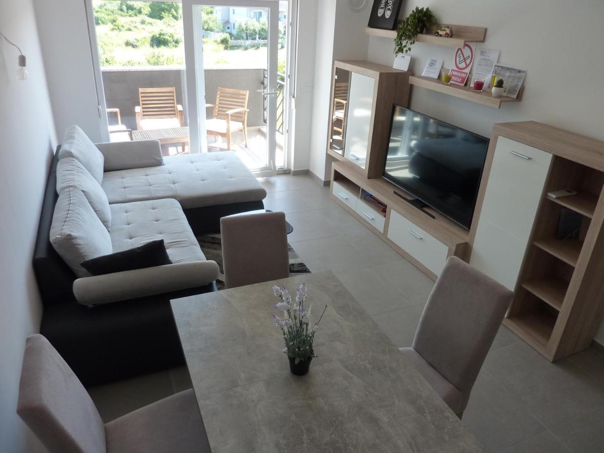 Apartment Jere With Private Parking Zadar Bagian luar foto