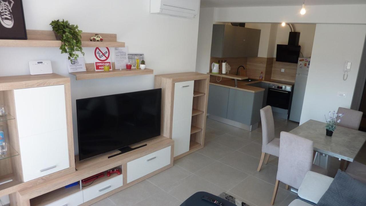 Apartment Jere With Private Parking Zadar Bagian luar foto